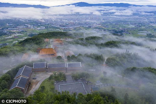 湖南靖州 云霧繚繞飛山美