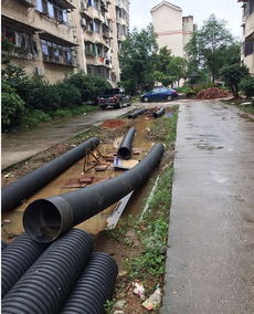 靖州縣衛門口小區施工物品堆積影響環境