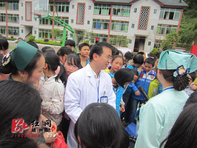 靖州紅十字會至文溪學校開展應急救護知識培訓活動